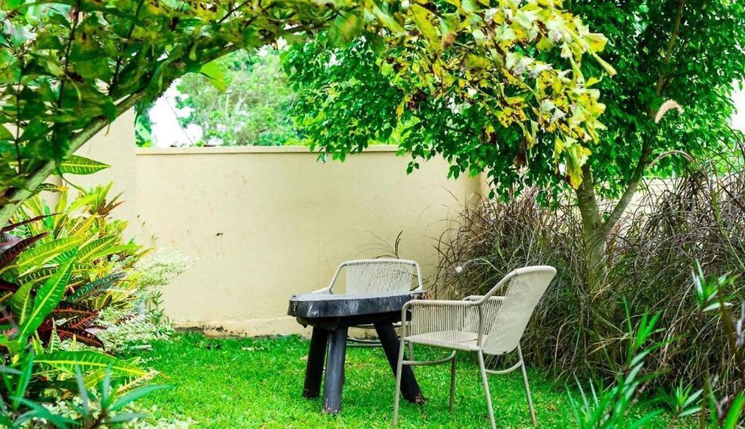 Airport Shoebill Hotel Entebbe Dış mekan fotoğraf